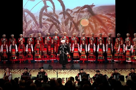 "&Ncy;&acy;&mcy; - 215 &lcy;&iecy;&tcy;&excl;" &gcy;&period; &Tcy;&ocy;&lcy;&softcy;&yacy;&tcy;&tcy;&icy;